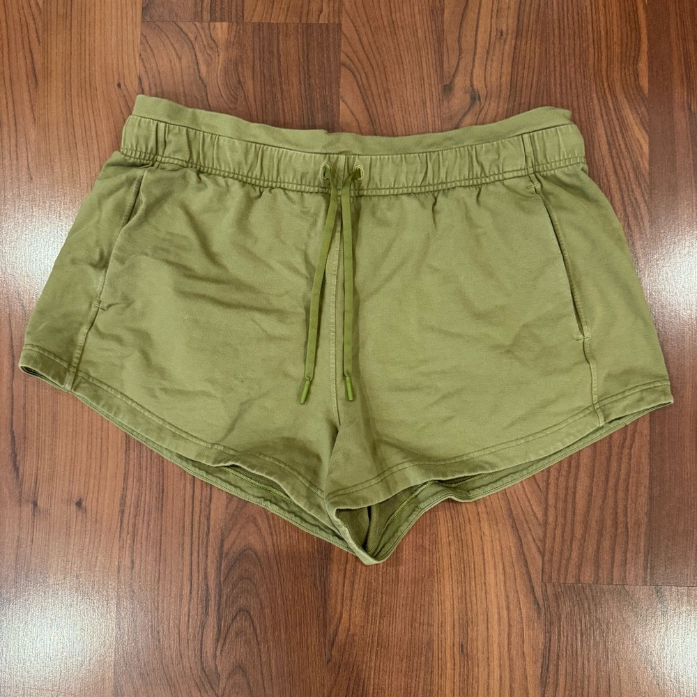 Lululemon Olive Green Inner Glow High Rise Shorts size 14